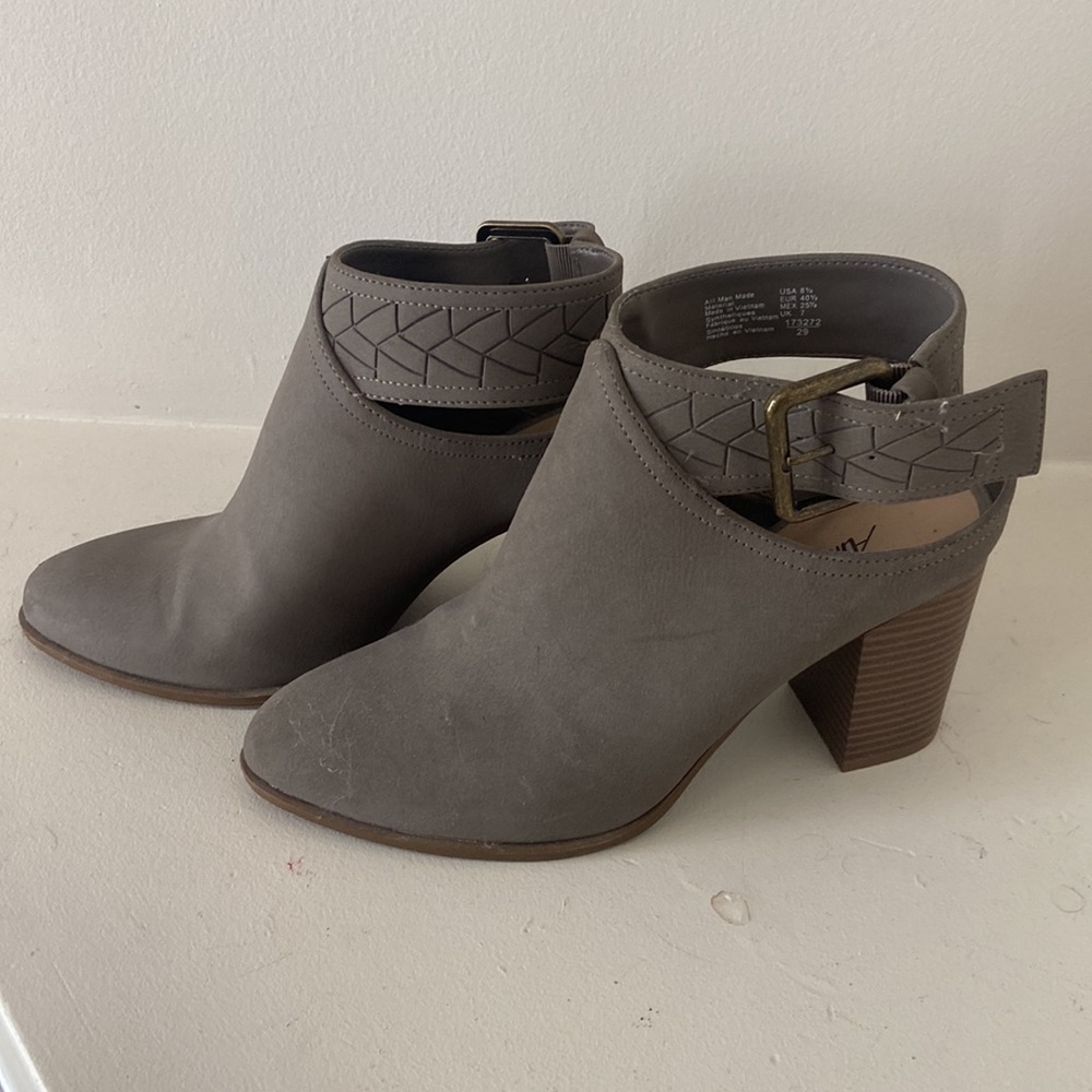 American eagle grey cut out heels